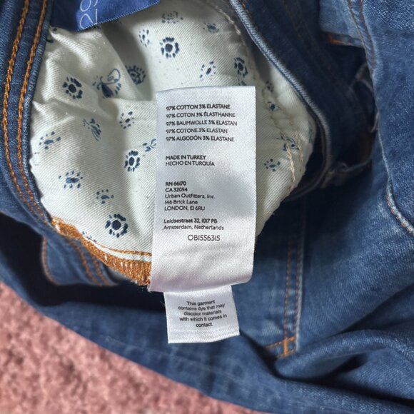 Pilcro Anthropologie Slim Boyfriend Mid-Rise Med Wash Straight Leg Jeans Sz 29 - Picture 6 of 11